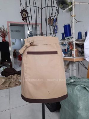 Tạp dề ngắn phối màu nâu 