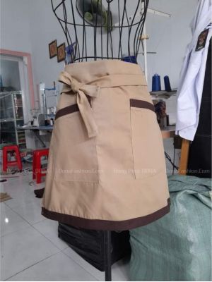 Tạp dề ngắn 2 túi xéo 