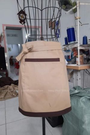 Tạp dề ngắn phối màu nâu  Tạp dề ngắn phối màu nâu